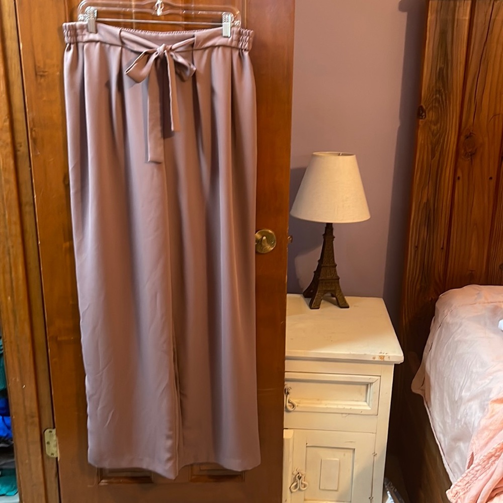 Woman’s mauve dress pants
